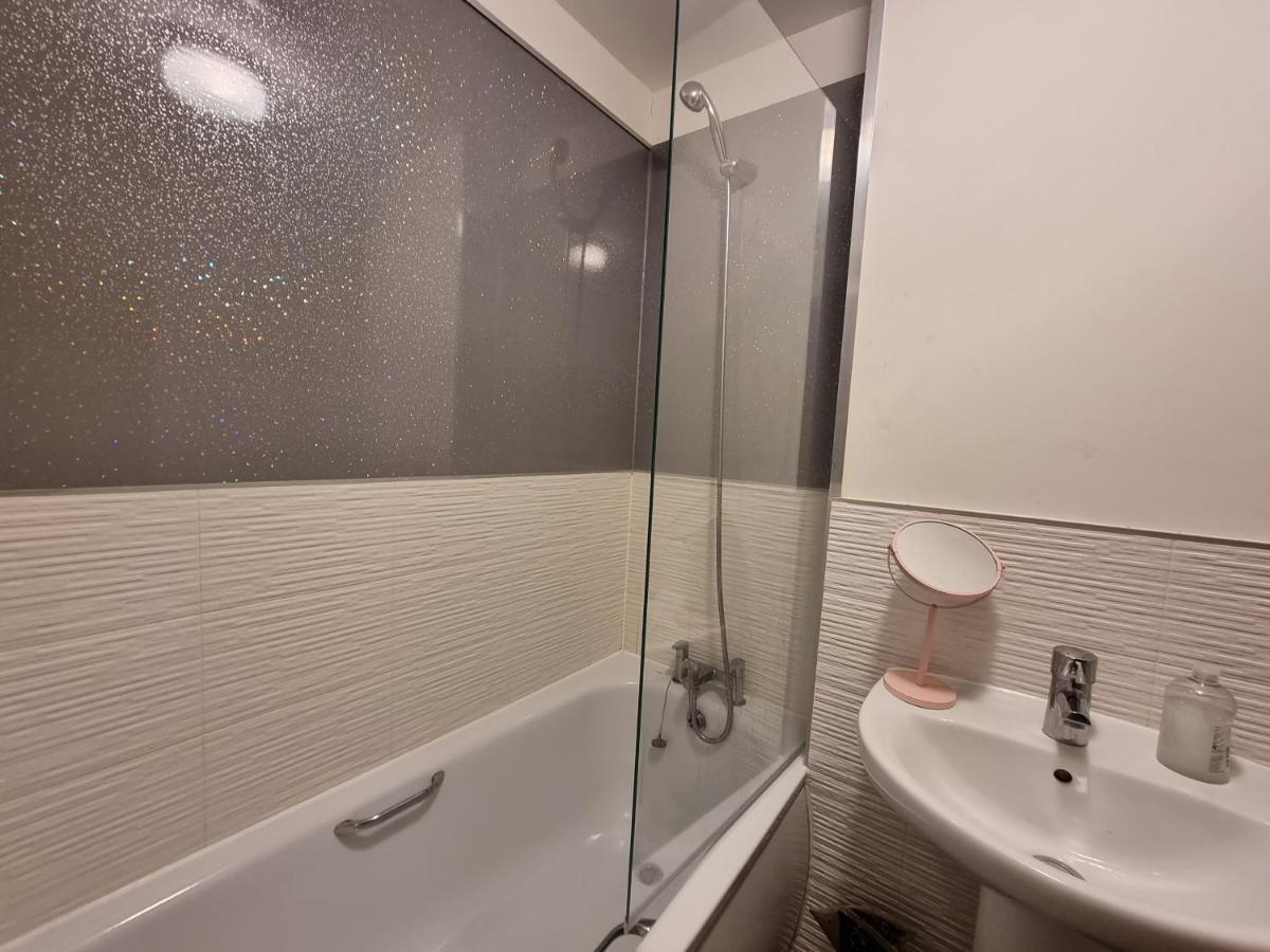 Kingsize Room Close To The A30 Camborne Pool Exterior foto