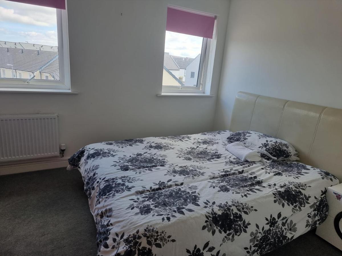 Kingsize Room Close To The A30 Camborne Pool Exterior foto